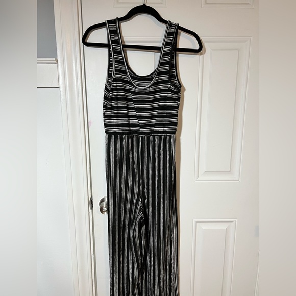 Pant suit - Picture 2 of 3